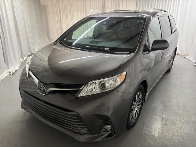 BUY TOYOTA SIENNA XLE/LIMI 2018, Nachbar Automotive