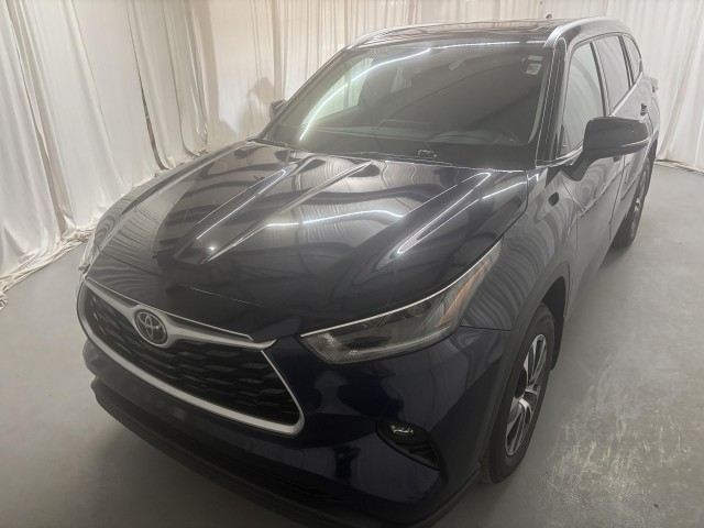 BUY TOYOTA HIGHLANDER XLE 2021, Nachbar Automotive
